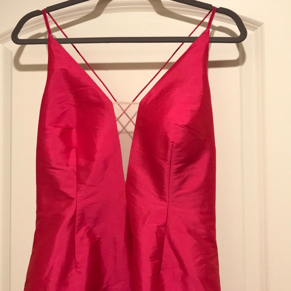 Stunning fuchsia high low taffeta gown. - Picture 2 of 6
